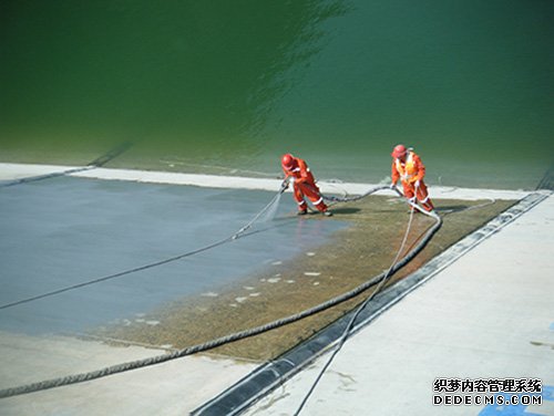 江蘇聚脲噴涂機河壩防水噴涂施工