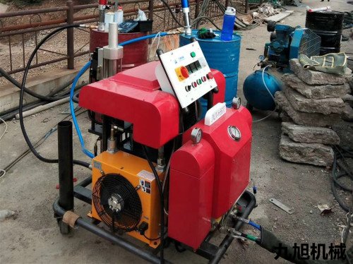 噴聚脲機器(圖1) 噴聚脲機器大壩防腐防水施工案例