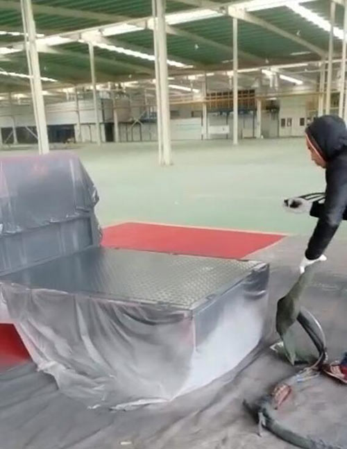 聚脲噴涂機(jī)品牌哪個(gè)好卡車防腐耐磨噴涂聚脲